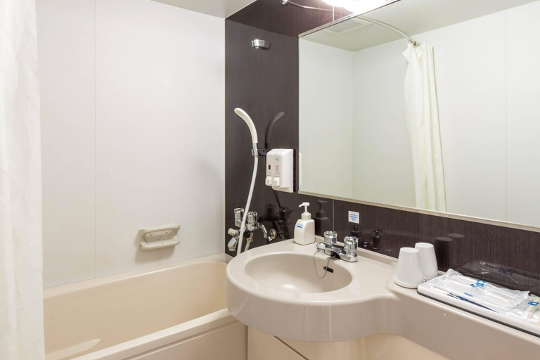 Bathroom 4, Comfort Hotel Tomakomai, Tomakomai