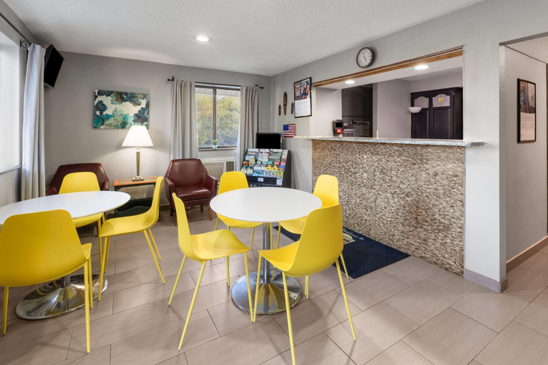 Others 5, Super 8 by Wyndham Kent/Akron Area, Portage