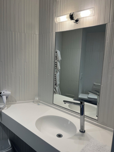 Bathroom 5, Hôtel du Parc, Jura