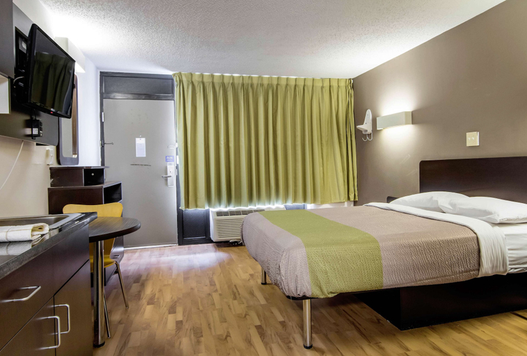 Bedroom 2, Studio 6 Extended Stay - Lagrange, GA, Troup