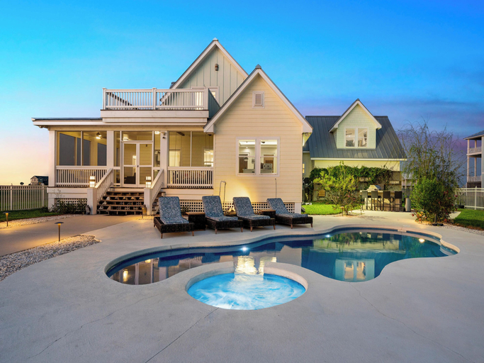 Exterior & Views 1, Coco Cabana by Miss Kitty’s, Aransas