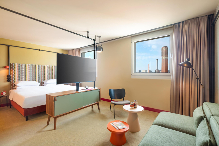 Bedroom 3, Me and All Hotel Berlin East Side, by Hyatt - NEW OPENING, Berlin