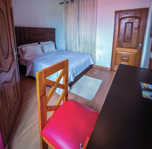 Bedroom 3, RK Italian Boy Hotel, Tema