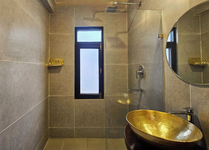 Bathroom 5, Central Courtyard - Heritage Hötel & Artisan Café, Bagmati