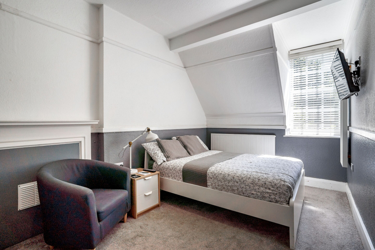 Bedroom 2, Pear Tree Inn, Hertfordshire