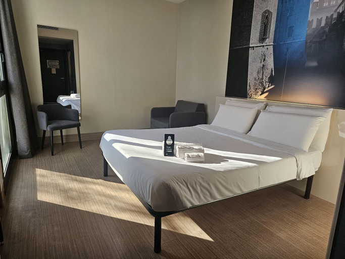 Bedroom 3, B&B Hotel Mantova, Mantua