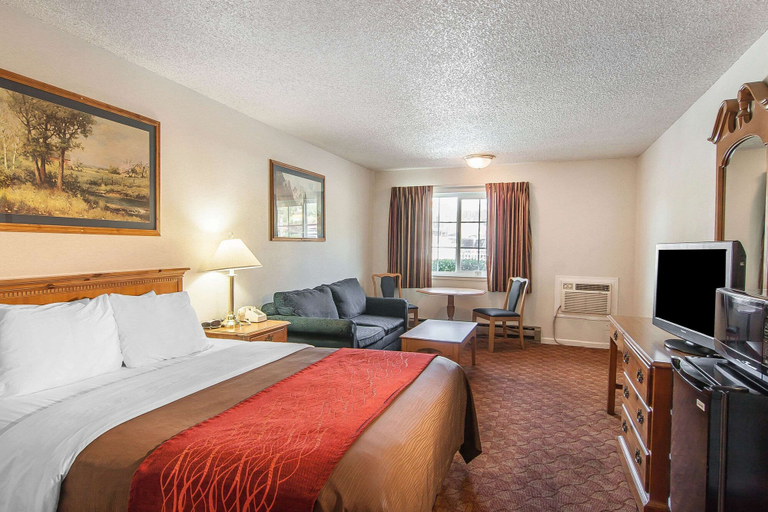 Bedroom 3, Quality Inn, Josephine