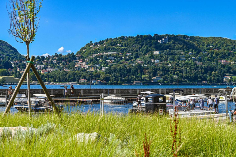 5, Central Apartment Caniggia 2 with Terrace in Como, Como