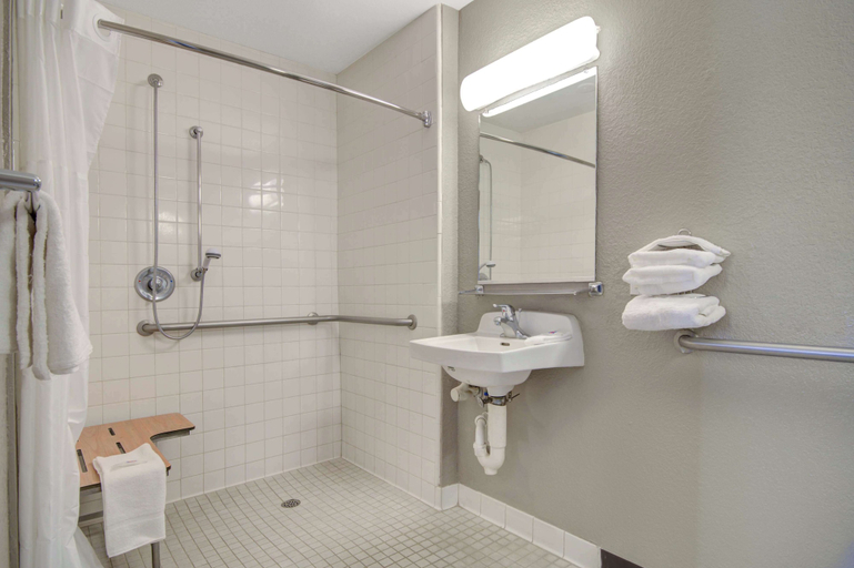 Bathroom 4, Motel 6 San Jose, CA - Airport, Santa Clara