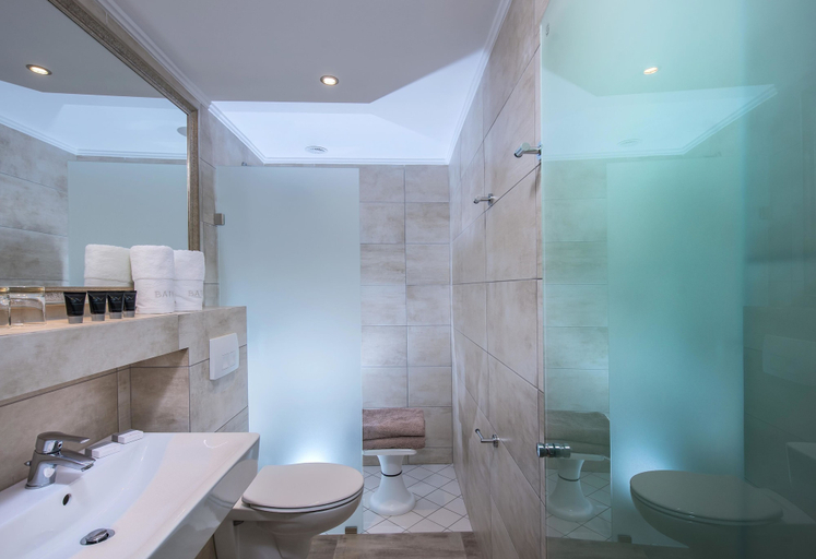 Bathroom 5, Hotel Matheo Villas & Suites, Crete