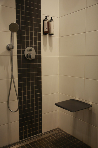 Bathroom 4, Hotel de Boskar Pelt, Limburg