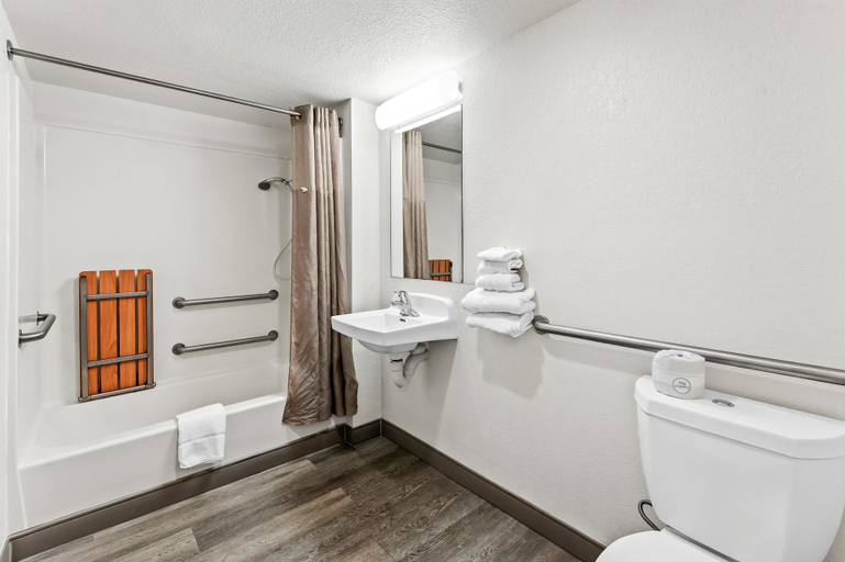 Bathroom 4, Studio 6 King Of Prussia, Pa - Philadelphia, Montgomery