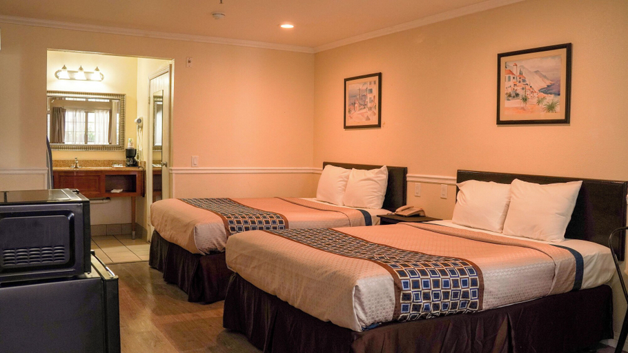 Bedroom 3, Country Inn, San Bernardino