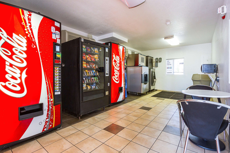 Food & Drinks 4, Motel 6 Mesa North, Maricopa