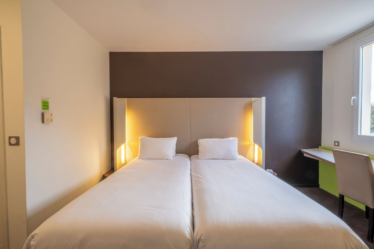 Bedroom 4, Campanile Roissy - Aéroport CDG - Le Mesnil Amelot, Seine-et-Marne