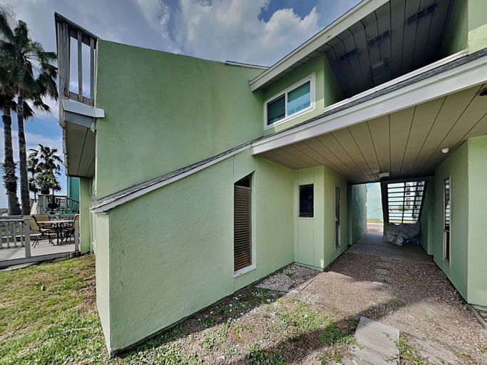 Exterior & Views 5, Coastal Cozy and a View by Silver Sands Vacation Rentals, Nueces