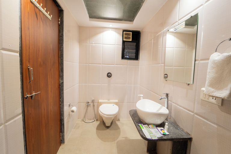 Bathroom 2, Treebo Kuber Palace With a Swimming Pool, Satara