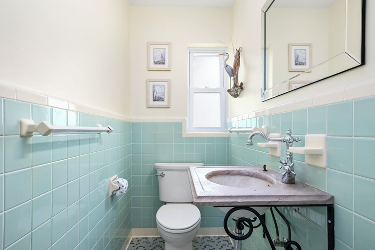 Bathroom 5, Plaza Cottage by Distinctive Beach Rentals, Volusia
