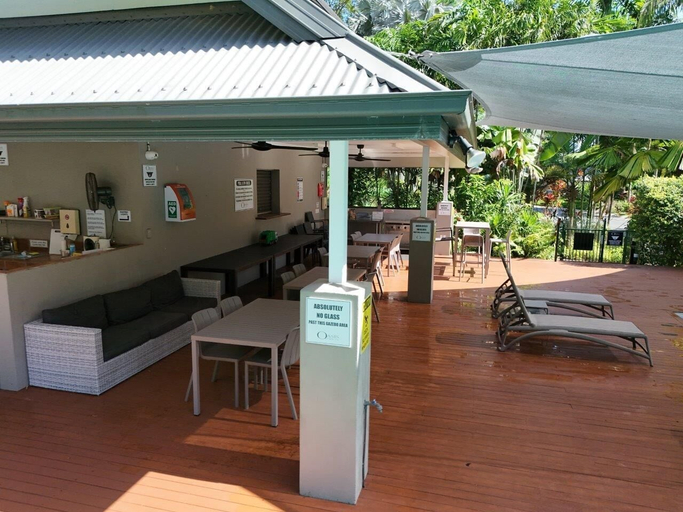 Food & Drinks 5, Oasis at Palm Cove, Cairns