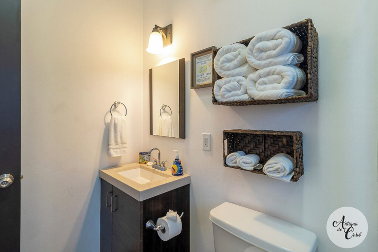 Bathroom 4, Antigua de Cabo, La Paz