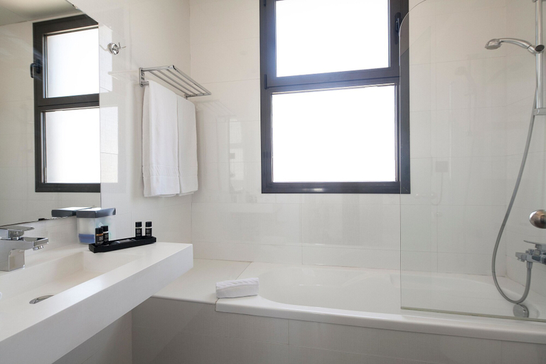 Bathroom 4, Hotel Best 4 Barcelona, Barcelona