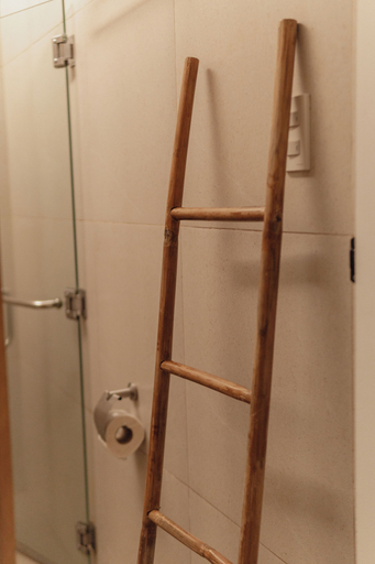 Bathroom 3, Bay's Inn Resort, Baler
