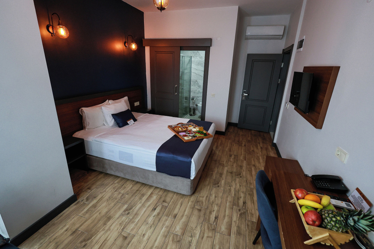 Bedroom 3, The Rest Port Hotel, Merkez