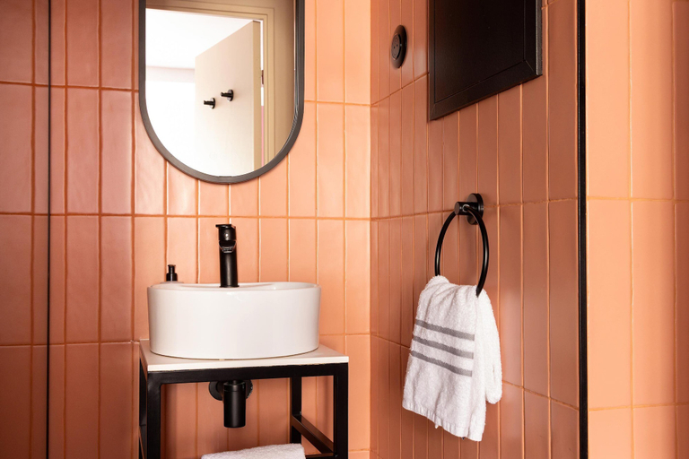 Bathroom 4, La Dépendance, Paris