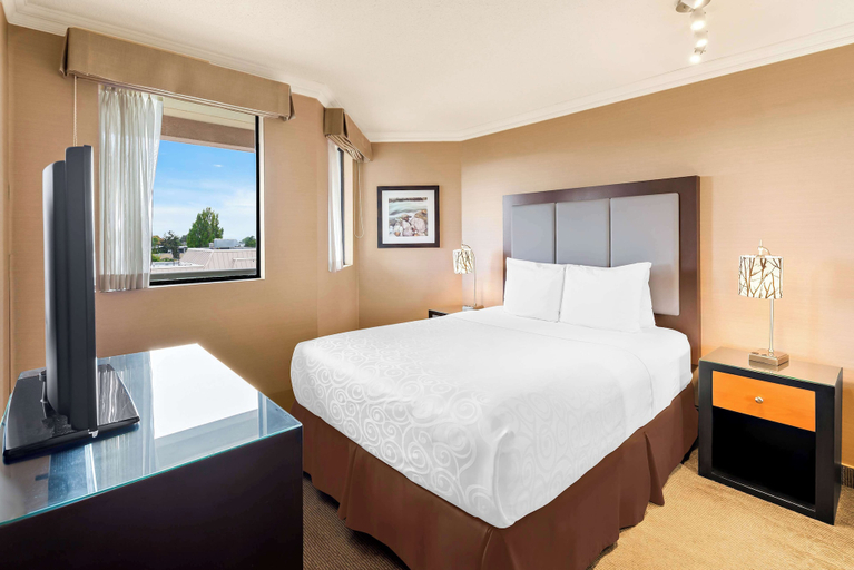 Bedroom 3, Best Western Plus Inner Harbour, Capital