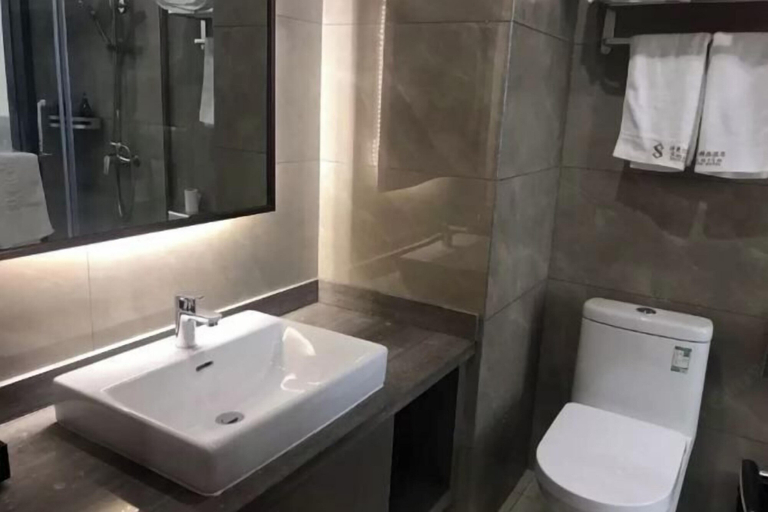 Bathroom 4, Shimanting Hotel, Suzhou
