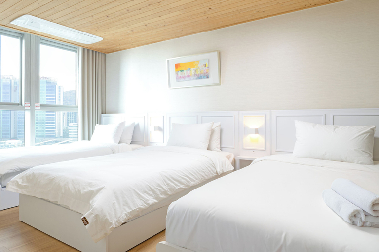 Bedroom 3, Brown Suites Busan, Dong