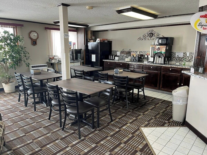 Food & Drinks 4, Mid Rest Inn Lexington NE I-80, Dawson