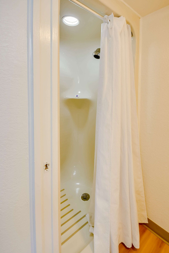 Bathroom 4, Motel 6 Katy, TX - Houston, Houston