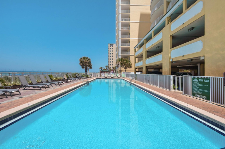 Sport & Beauty 3, Twin Palms 702, Bay