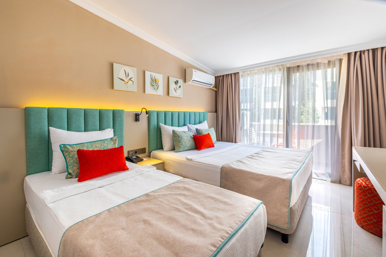 Bedroom 3, Rose Garden Premium Hotel, Kemer