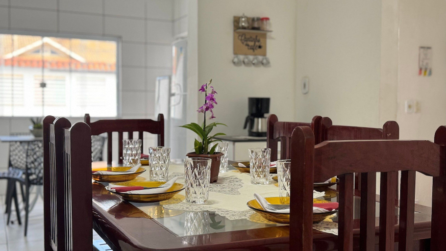 Food & Drinks, Casa 100m da Praia Arpoador, Peruíbe