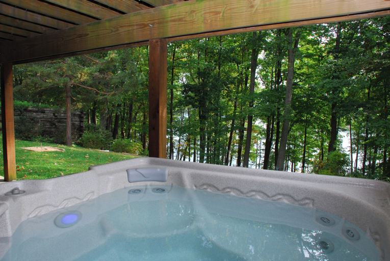 Sport & Beauty 5, Lazy Days by Taylor Made Deep Creek, Garrett