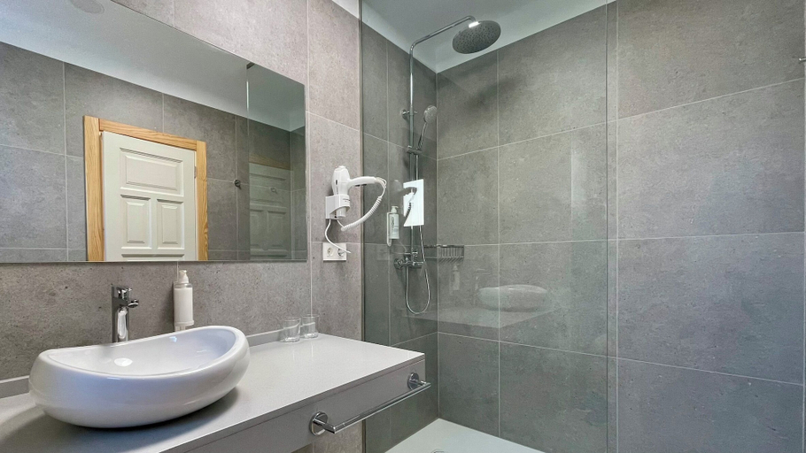 Bathroom 5, Palmeras Garden, Las Palmas