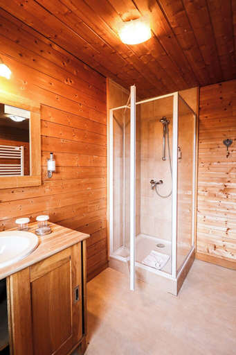 Bathroom 3, Domaine de l'Adoux, Alpes-de-Haute-Provence