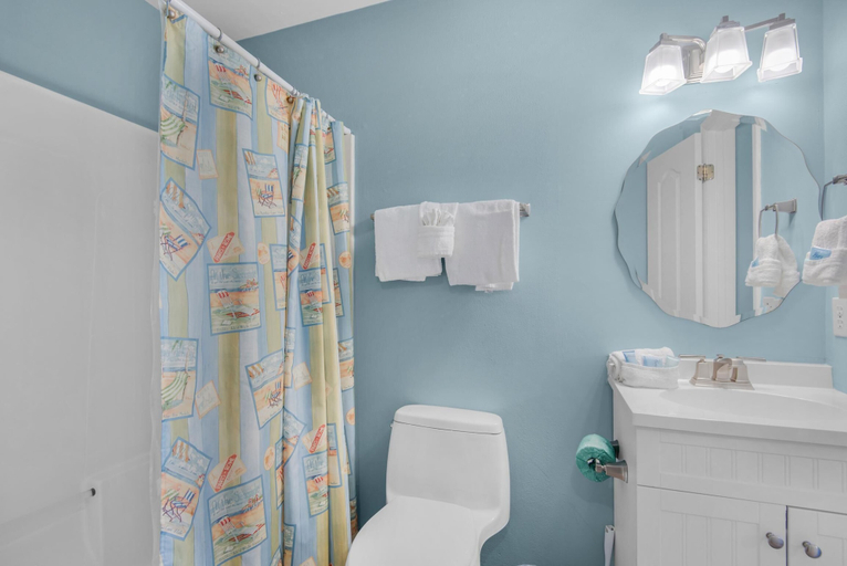 Bathroom 3, Horizon South 51B, Bay