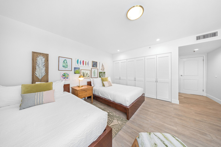 Bedroom 3, Oceania 452