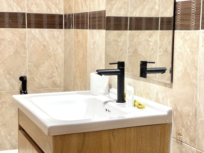 Bathroom 3, SKY Residence - 50m to Museum and Riverside, Phnom Penh