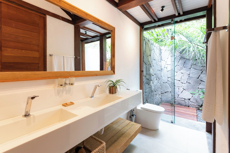 Bathroom 4, Colibri Beach Villas, Cairu