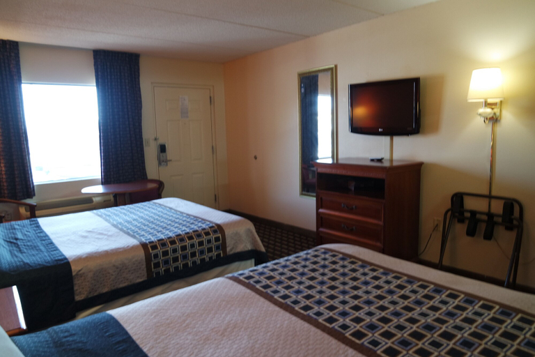 Bedroom 4, Howard Johnson by Wyndham Perry GA, Houston