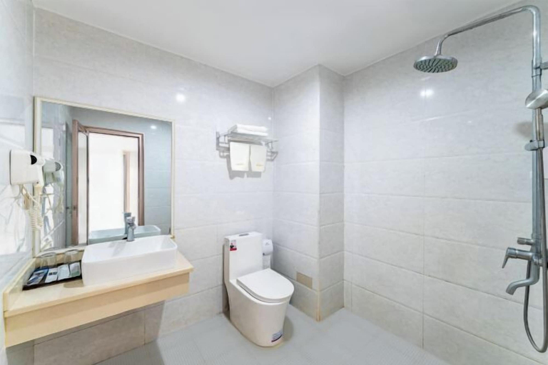 Bathroom 5, Fuli Business Hotel, Hainan