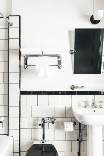 Bathroom 5, Tilden Hotel, San Francisco