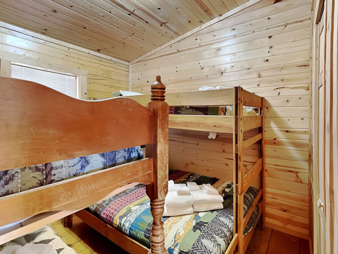Bedroom 2, Peek-a-Boo Cabin by Ruidoso Vacation Rentals, Lincoln