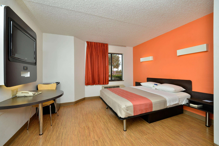 Bedroom 3, Motel 6 Plano, TX - West - Frisco, Collin