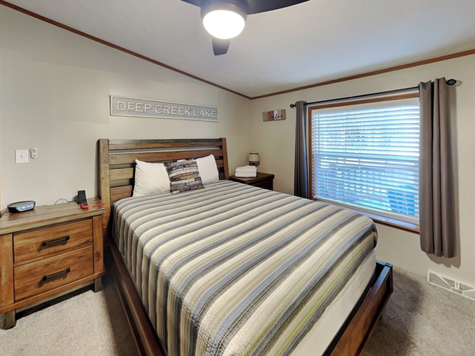 Bedroom 2, Knotty Pines by Taylor Made Deep Creek, Garrett