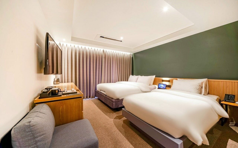 Bedroom 4, Haeundae Thevan Hotel, Haeundae